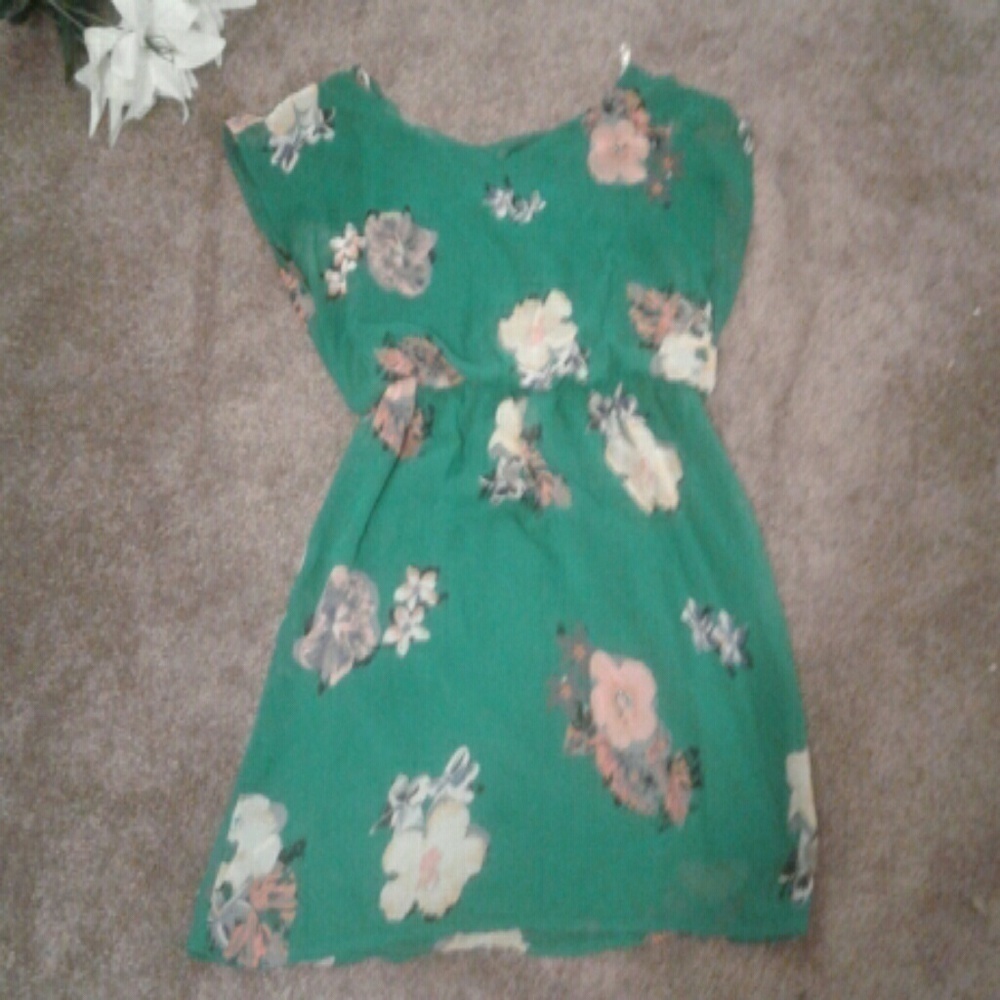 Forever 21 Green Floral Dress